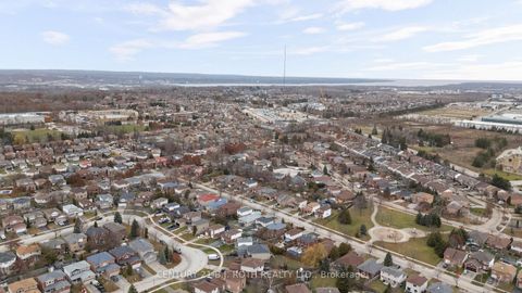 Photo 36 at 27 GOLDS Crescent, Holly, Barrie