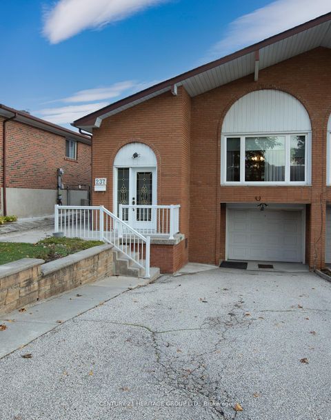 Photo 3 at 237 Apache Trail, Pleasant View, Toronto