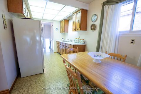 Photo 12 at 237 Apache Trail, Pleasant View, Toronto