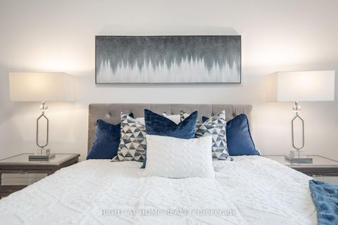 Photo 19 at 21 - 370 Riddell Court, College Manor, Newmarket