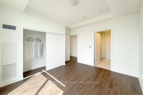 Photo 13 at PH 913 - 6 David Eyer Road E, Rural Richmond Hill, Richmond Hill