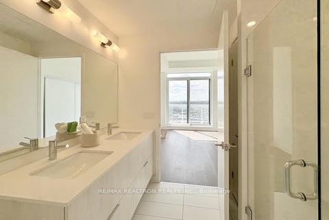 Photo 14 at PH 913 - 6 David Eyer Road E, Rural Richmond Hill, Richmond Hill