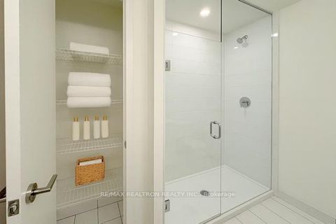 Photo 16 at PH 913 - 6 David Eyer Road E, Rural Richmond Hill, Richmond Hill