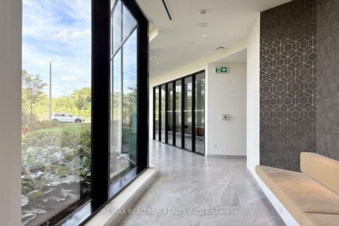 Photo 26 at PH 913 - 6 David Eyer Road E, Rural Richmond Hill, Richmond Hill