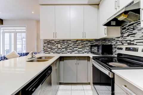 Photo 11 at 33 - 181 Parktree Drive, Maple, Vaughan