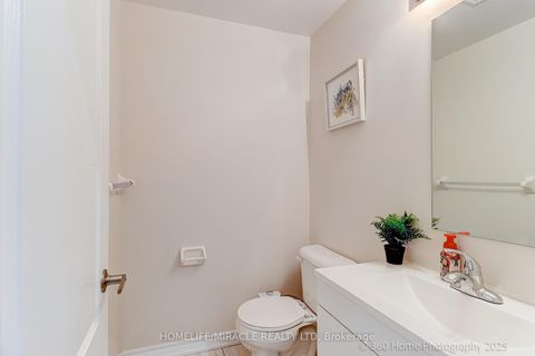 Photo 12 at 33 - 181 Parktree Drive, Maple, Vaughan