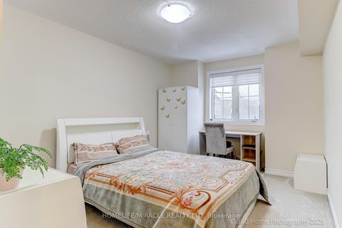 Photo 19 at 33 - 181 Parktree Drive, Maple, Vaughan