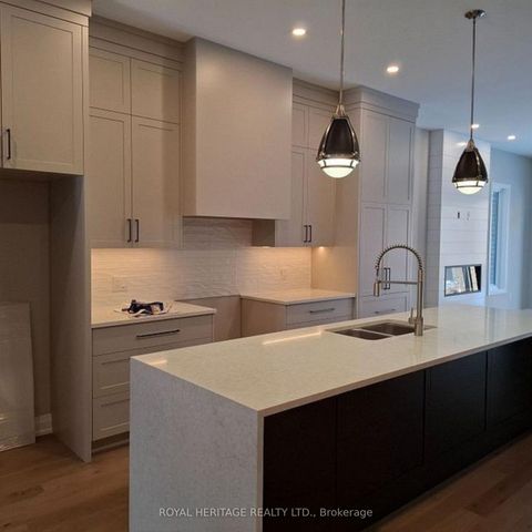 Photo 5 at 8 St Augustine Drive, Brooklin, Whitby