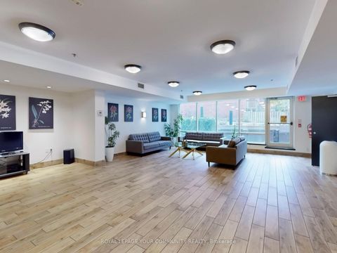 Photo 3 at 701 - 225 Wellesley Street, South St. James Town, Toronto