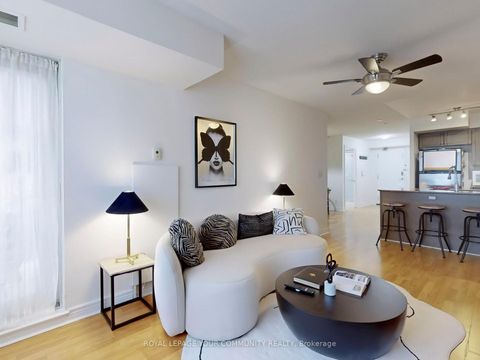 Photo 7 at 701 - 225 Wellesley Street, South St. James Town, Toronto