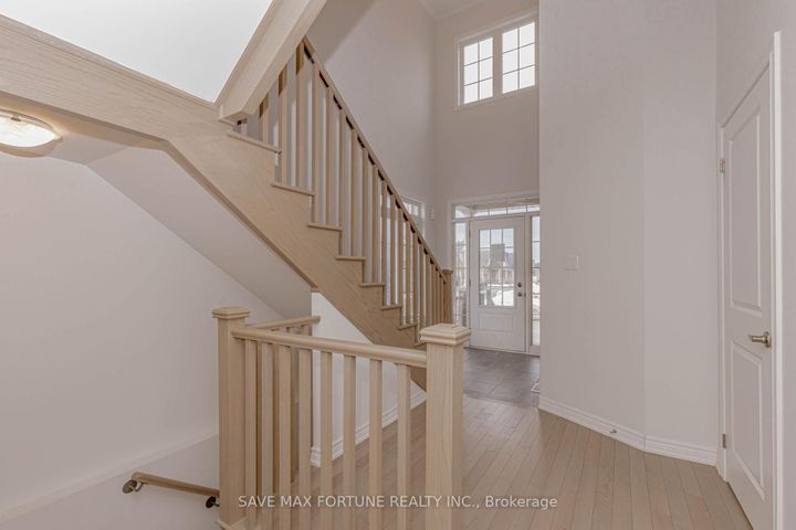 Photo 5 at 39 - 26 Clermiston Crescent W, Wellington, Brampton