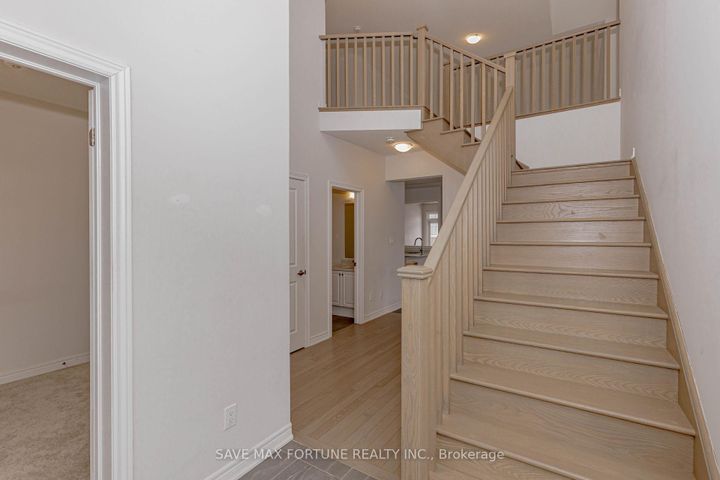 Photo 6 at 39 - 26 Clermiston Crescent W, Wellington, Brampton