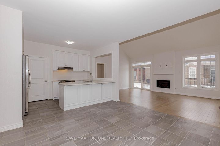 Photo 8 at 39 - 26 Clermiston Crescent W, Wellington, Brampton