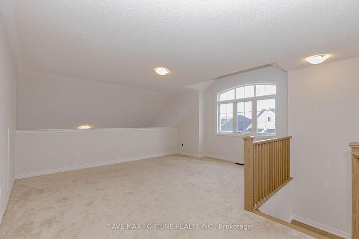 Photo 13 at 39 - 26 Clermiston Crescent W, Wellington, Brampton