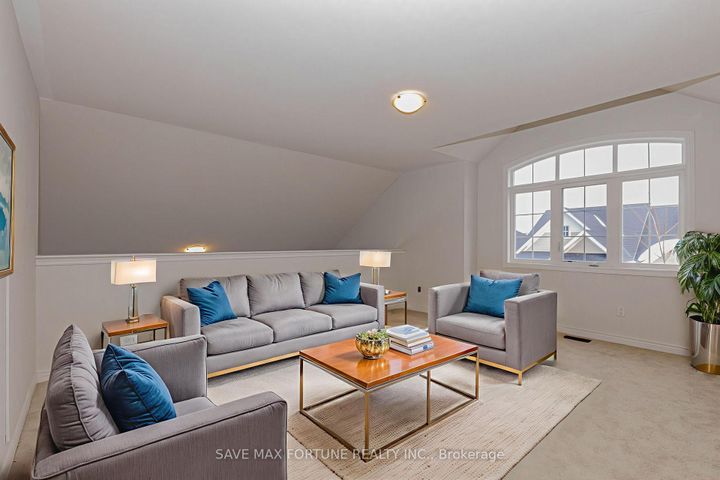 Photo 14 at 39 - 26 Clermiston Crescent W, Wellington, Brampton