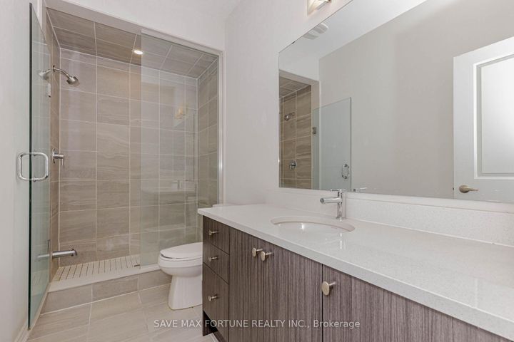 Photo 23 at 39 - 26 Clermiston Crescent W, Wellington, Brampton