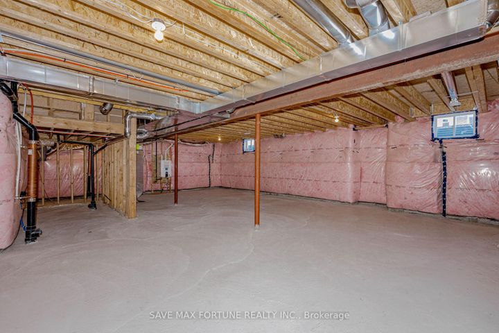 Photo 25 at 39 - 26 Clermiston Crescent W, Wellington, Brampton