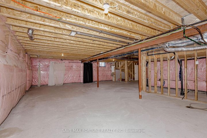 Photo 26 at 39 - 26 Clermiston Crescent W, Wellington, Brampton