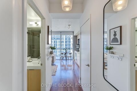 Photo 3 at 616 - 478 King Street W, Waterfront Communities C1, Toronto