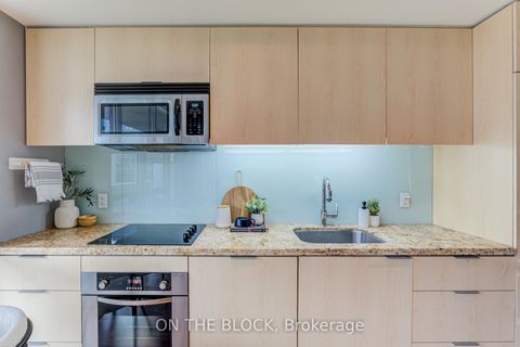 Photo 7 at 616 - 478 King Street W, Waterfront Communities C1, Toronto