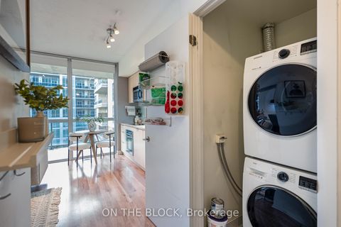 Photo 16 at 616 - 478 King Street W, Waterfront Communities C1, Toronto