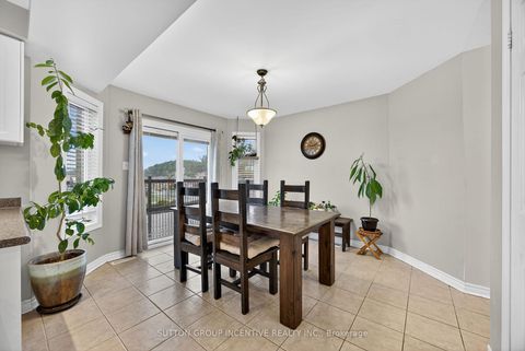 Photo 8 at 4 Dunnett Drive, Ardagh, Barrie