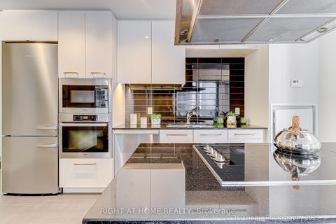 Photo 4 at 908 - 8 The Esplanade, Waterfront Communities C8, Toronto