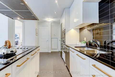 Photo 5 at 908 - 8 The Esplanade, Waterfront Communities C8, Toronto