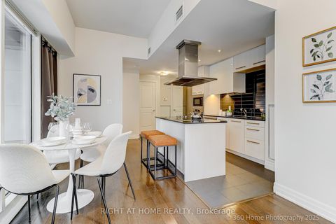 Photo 6 at 908 - 8 The Esplanade, Waterfront Communities C8, Toronto