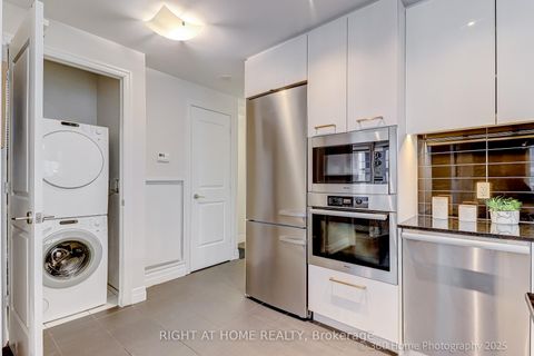 Photo 8 at 908 - 8 The Esplanade, Waterfront Communities C8, Toronto