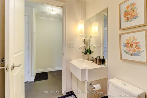 Photo 15 at 908 - 8 The Esplanade, Waterfront Communities C8, Toronto