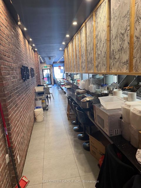 Photo 3 at Main Fl - 515 Bloor Street W, University, Toronto