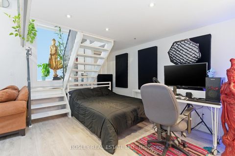 Photo 10 at 209 - 347 Sorauren Avenue, Roncesvalles, Toronto