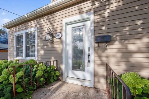 Photo 1 at 107 Peel Street, Wellington, Barrie