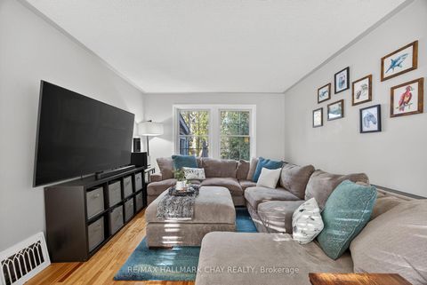 Photo 7 at 107 Peel Street, Wellington, Barrie