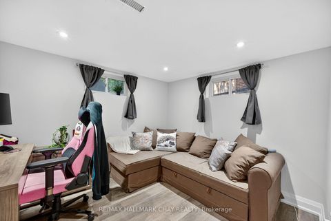 Photo 28 at 107 Peel Street, Wellington, Barrie