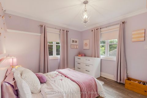 Photo 9 at 33 McIntosh Avenue, Queensway, Toronto