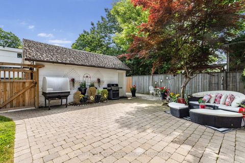 Photo 22 at 33 McIntosh Avenue, Queensway, Toronto