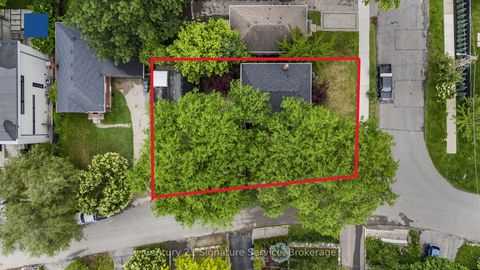 Photo 25 at 33 McIntosh Avenue, Queensway, Toronto