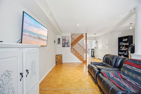 Photo 4 at 31 - 19 Foxchase Avenue, East Woodbridge, Vaughan