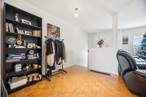 Photo 7 at 31 - 19 Foxchase Avenue, East Woodbridge, Vaughan