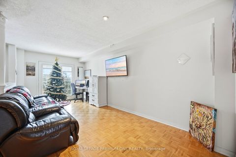 Photo 8 at 31 - 19 Foxchase Avenue, East Woodbridge, Vaughan