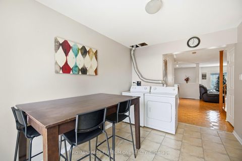 Photo 14 at 31 - 19 Foxchase Avenue, East Woodbridge, Vaughan