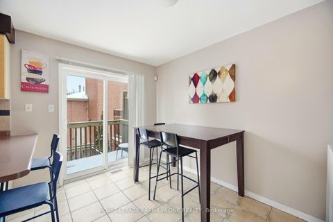 Photo 15 at 31 - 19 Foxchase Avenue, East Woodbridge, Vaughan