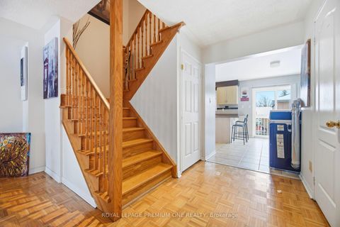 Photo 17 at 31 - 19 Foxchase Avenue, East Woodbridge, Vaughan