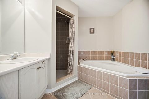 Photo 22 at 31 - 19 Foxchase Avenue, East Woodbridge, Vaughan