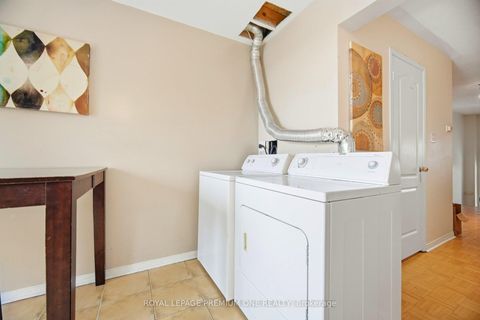 Photo 30 at 31 - 19 Foxchase Avenue, East Woodbridge, Vaughan