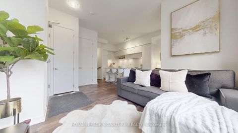 Photo 3 at 1517 - 11 David Eyer Road, Rural Richmond Hill, Richmond Hill