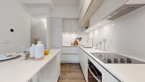 Photo 5 at 1517 - 11 David Eyer Road, Rural Richmond Hill, Richmond Hill