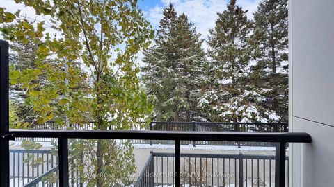 Photo 13 at 1517 - 11 David Eyer Road, Rural Richmond Hill, Richmond Hill